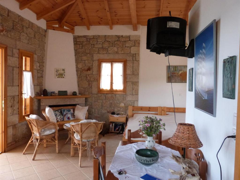 Trisilio Apartment Kardhamili Cameră foto